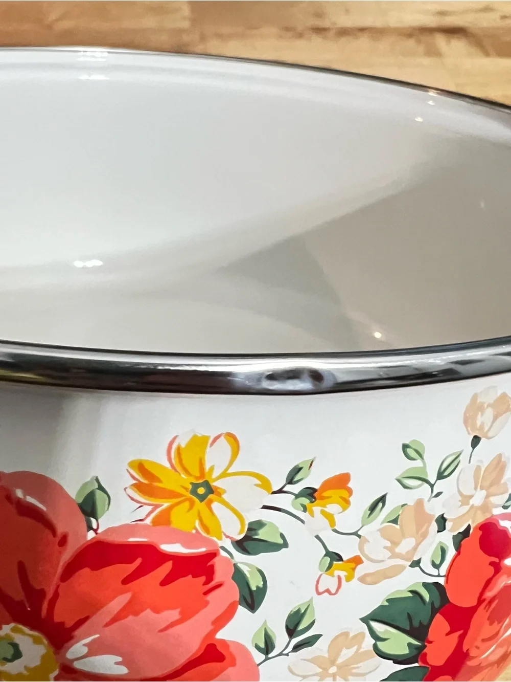The Pioneer Woman Vintage Floral 4 Quart Enamel Cast Iron Dutch Oven with Lid